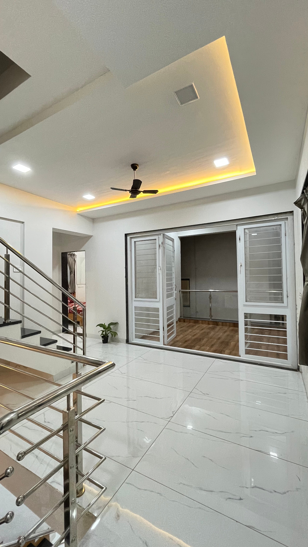 Upper foyer